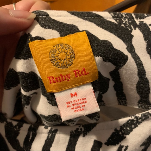 Medium Ruby Rd Abstract Line Blouse - Picture 4 of 5